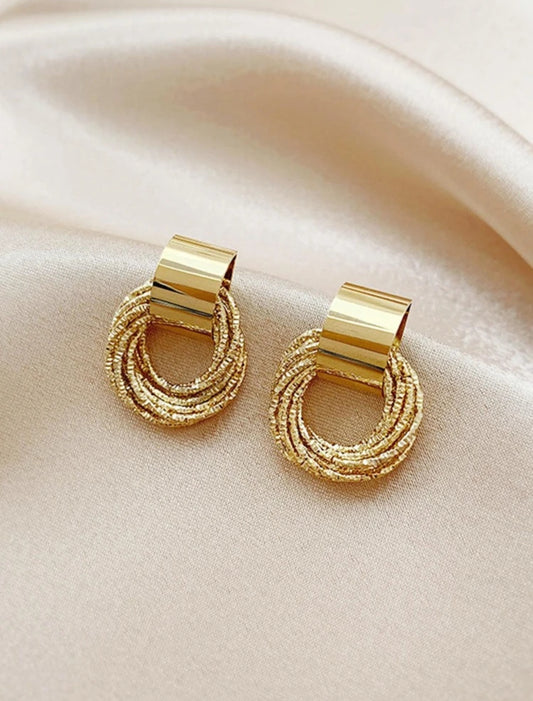 Gold small round chain hoops